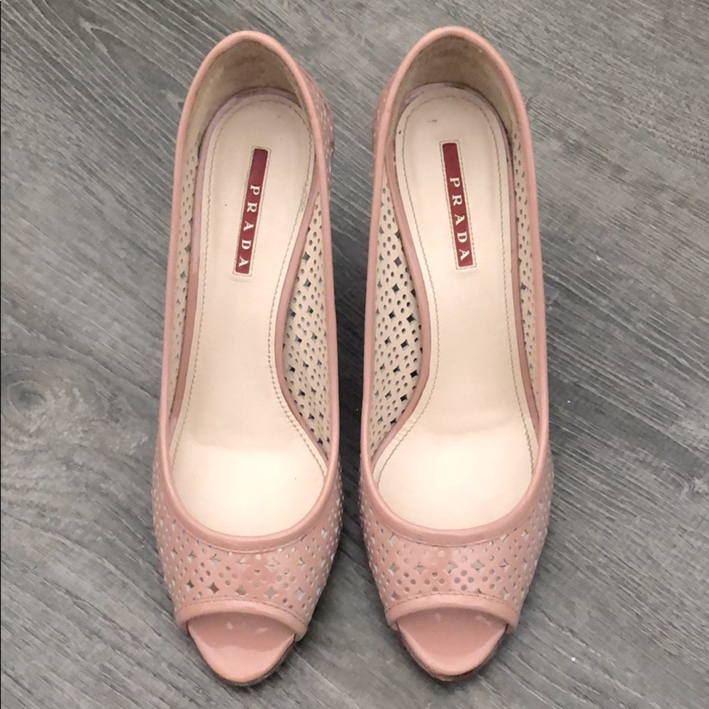PRADA pink pumps